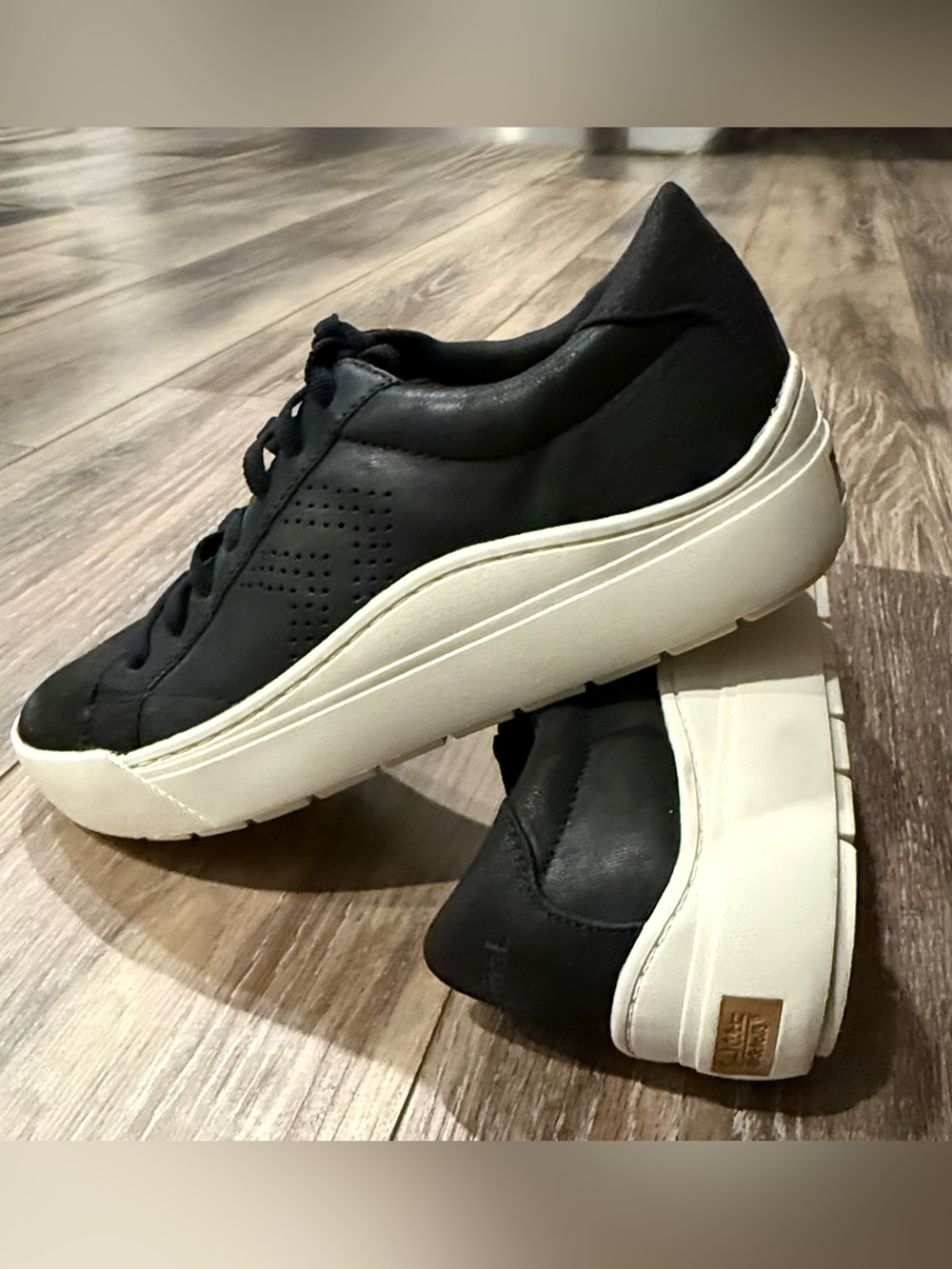 Women’s Dr Scholl’s Take it Easy Black Leather Sneaker with White Sole - 9